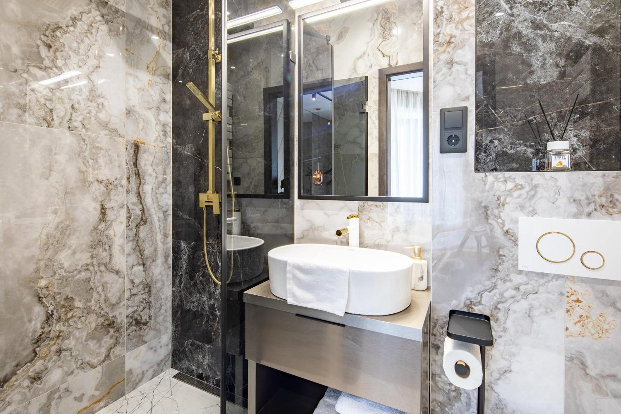 Ultra Central Luxury Budapest Exterior foto