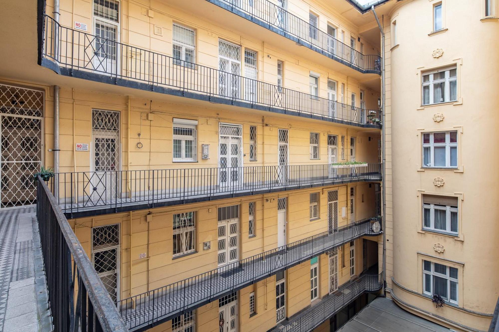 Ultra Central Luxury Budapest Exterior foto